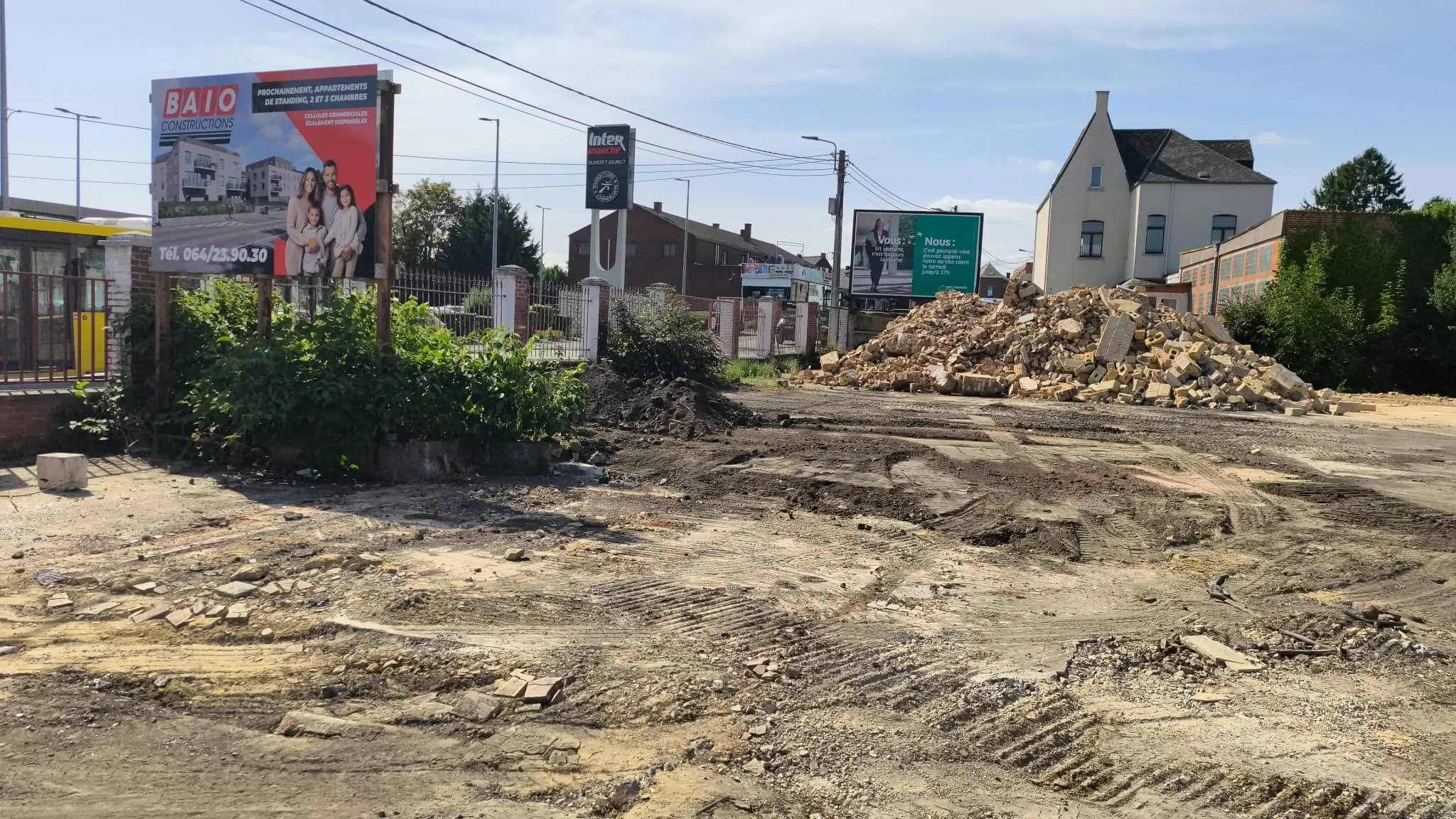 Panneau Baio Constructions devant le chantier de la Résidence des Tchats à Chapelle-lez-Herlaimont